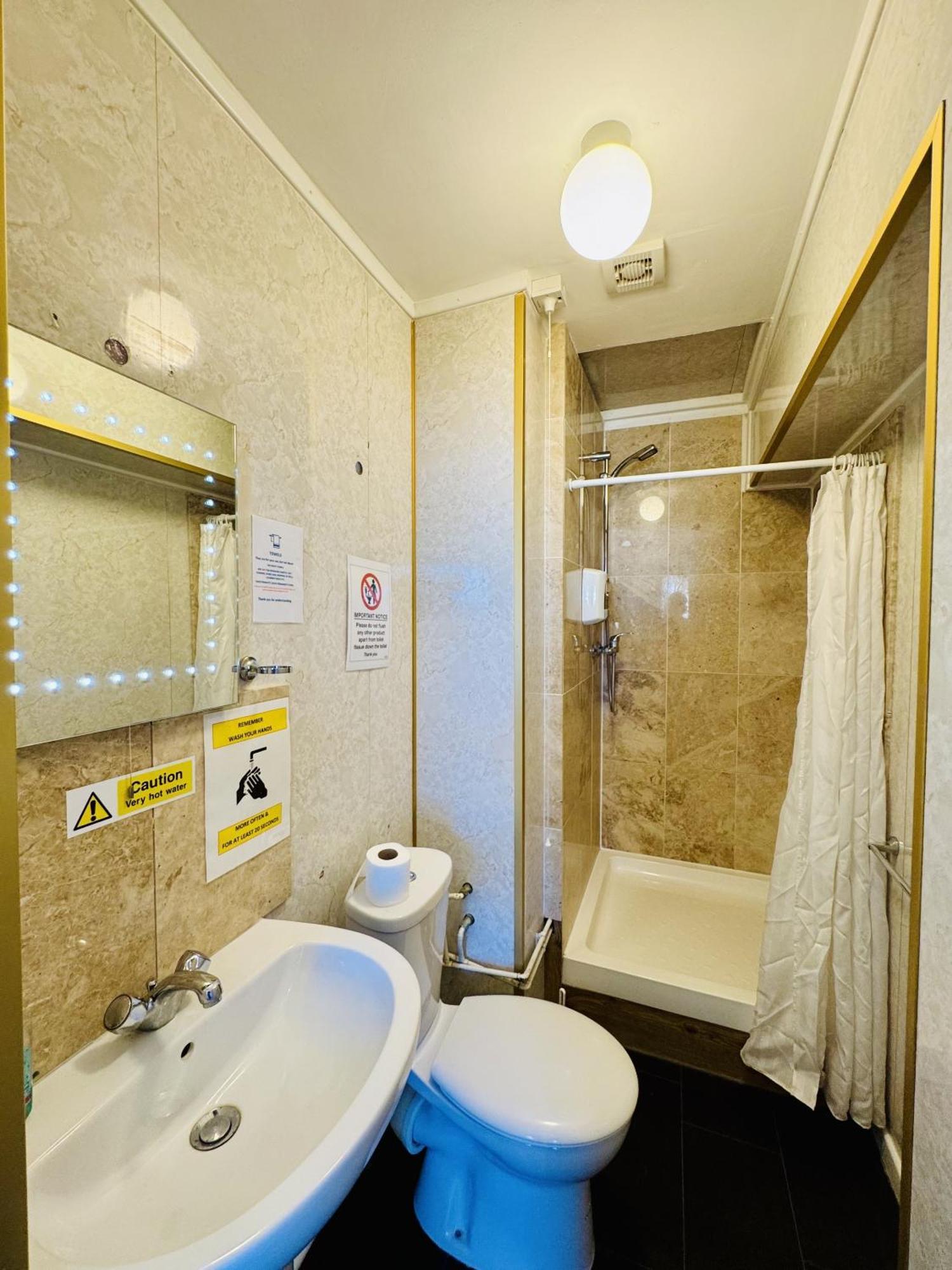 Hotel Carlton Court 3*