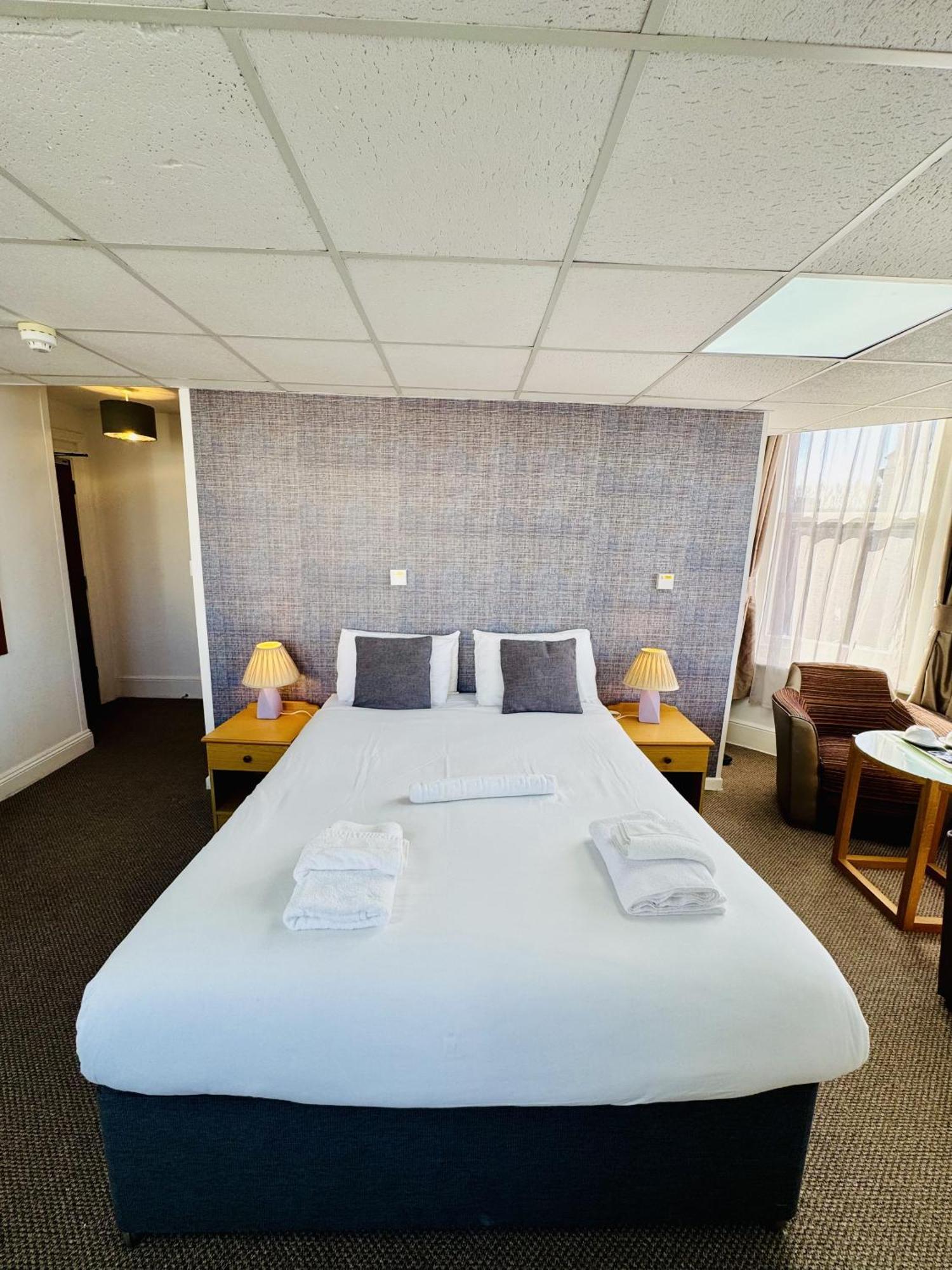 Hotel Carlton Court