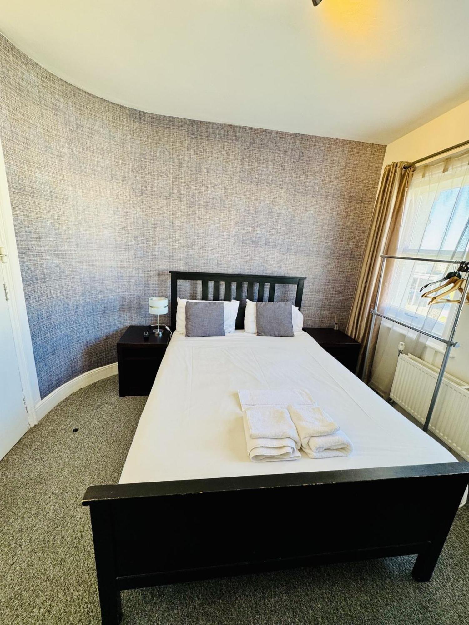 Carlton Court Hotel 3*