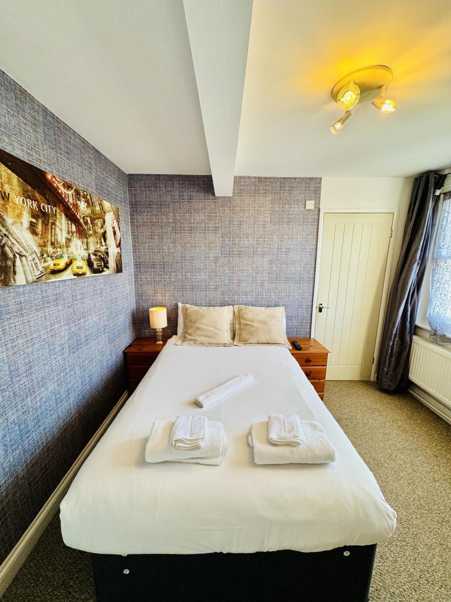 Hotel Carlton Court 3*